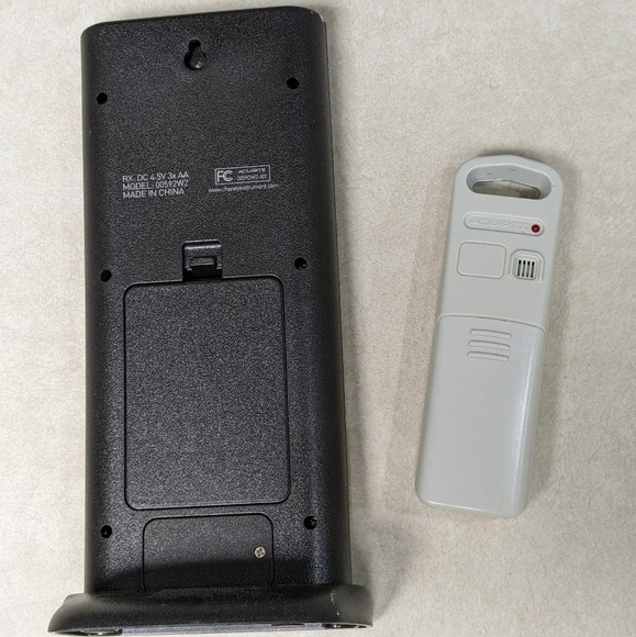 AcuRite 00592W2 Wireless Indoor Outdoor Thermometer Humidity Sensor, hygrometer - Picture 3 of 6